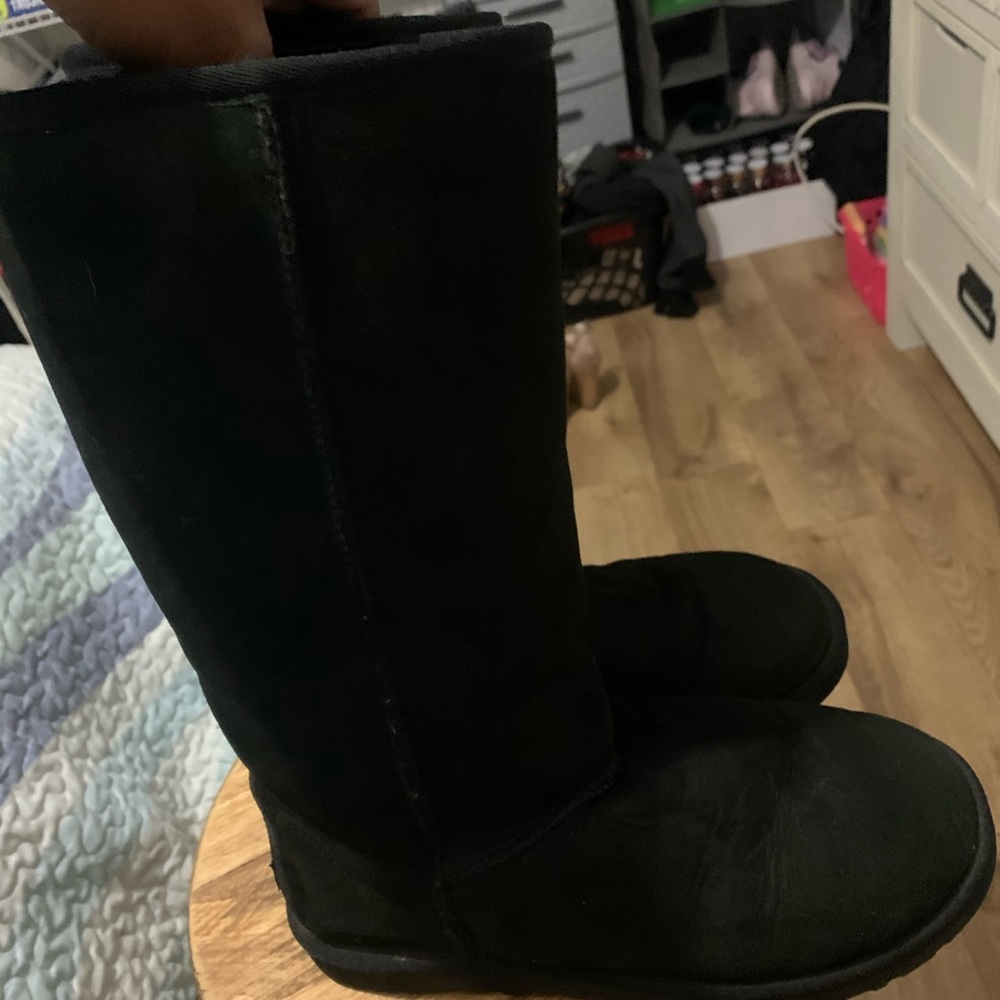 Classic tall black ugg boots with cleaner